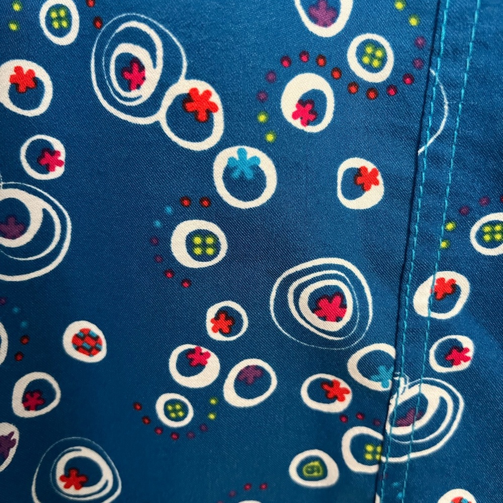 WONDER WINK Scrub Tops Green and Black plus Blue Patterned Women's Size M 2 TOPS - Picture 9 of 13